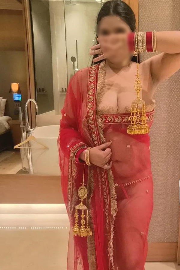 available escort girl Kiran in Goa