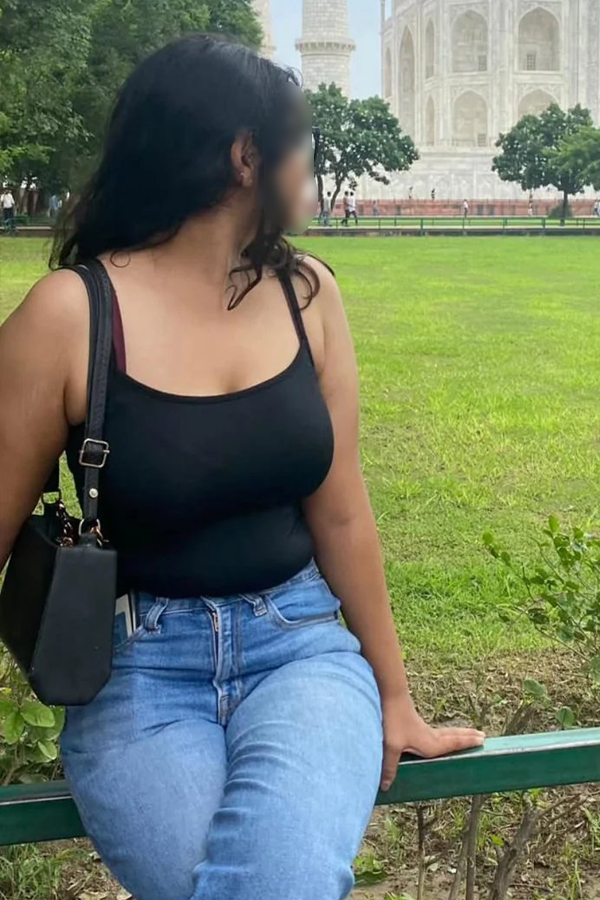 available escort girl Saniya in Nashik