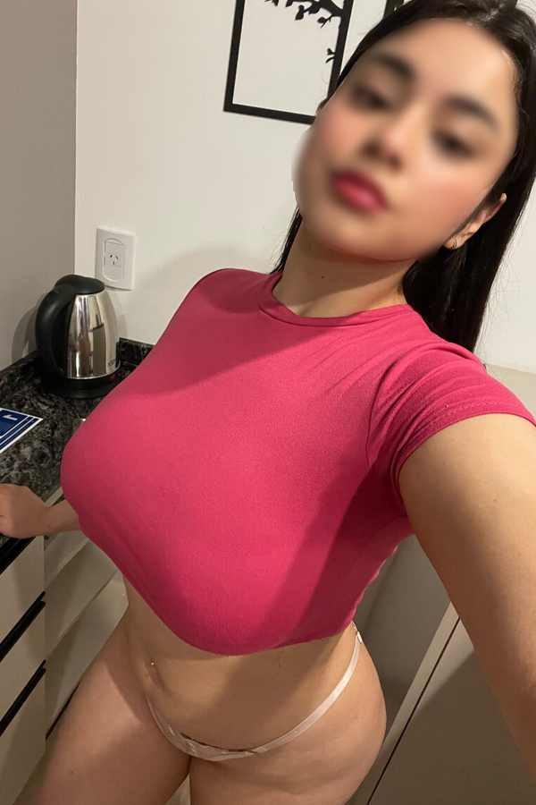 available escort girl Tori in Bulgaria