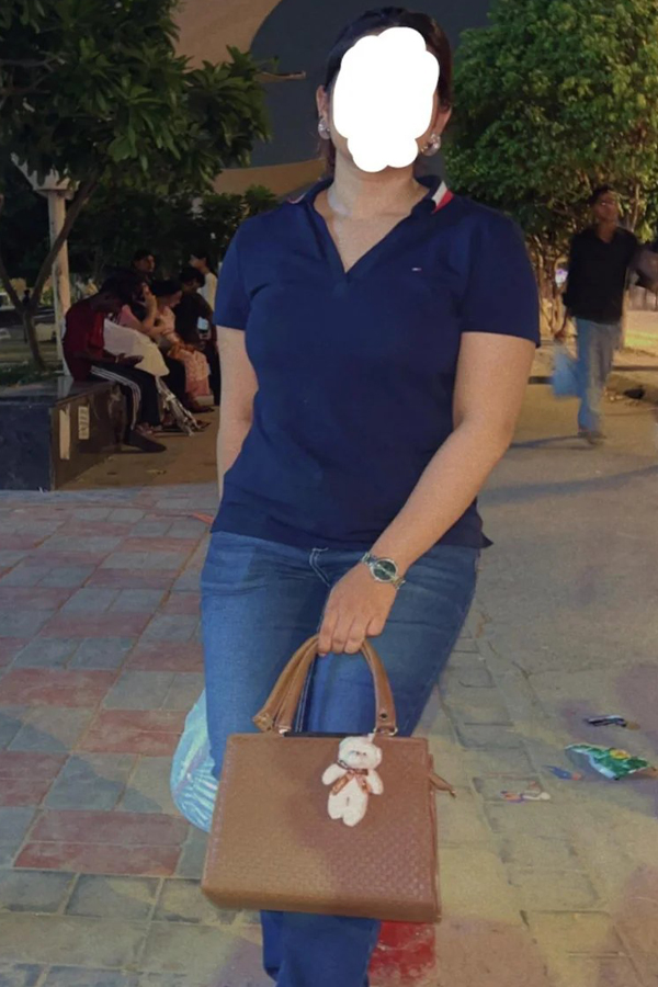 available escort girl Yamini in Kashmir